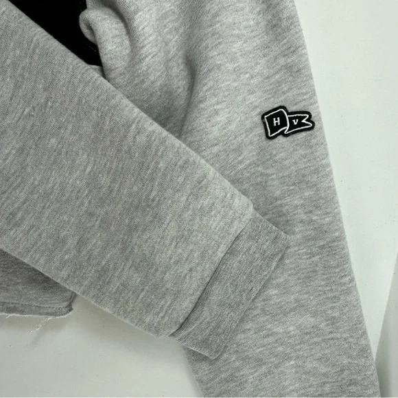 NWOT Hype and Vice UMASS Cropped Sweatshirt Womens Small Gray Black Colorblock - Picture 7 of 7